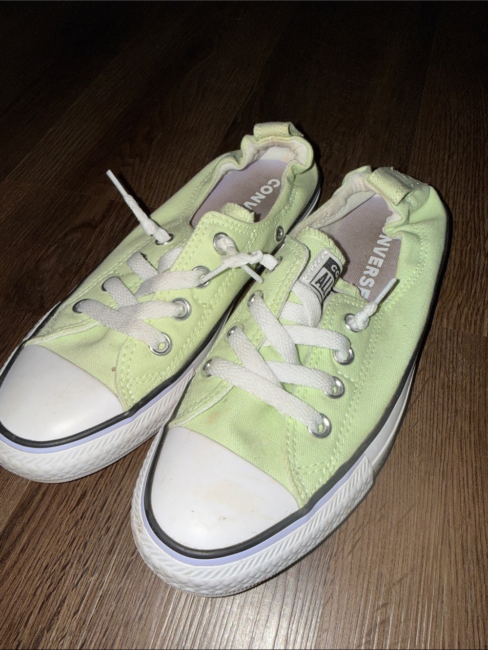 Converse Low Top Sneakers in Light Green size 7